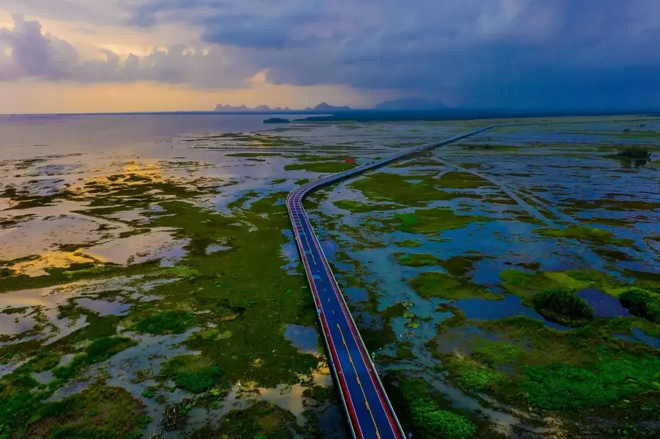 สะพานเฉลิมพระเกียรติ 80 พรรษา 5 ธันวาคม 2550 (สะพานเอกชัย) 