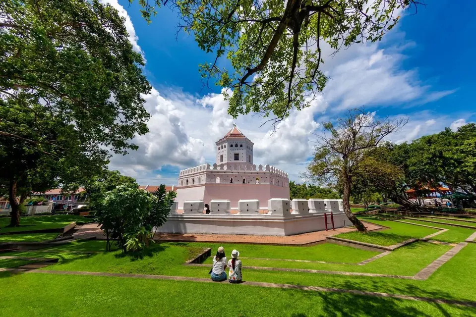 พระที่นั่งและสวนสาธารณะสันติชัยปราการ