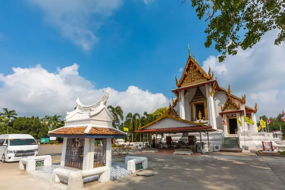 วัดหน้าพระเมรุ (วัดพระเมรุราชิการาม)