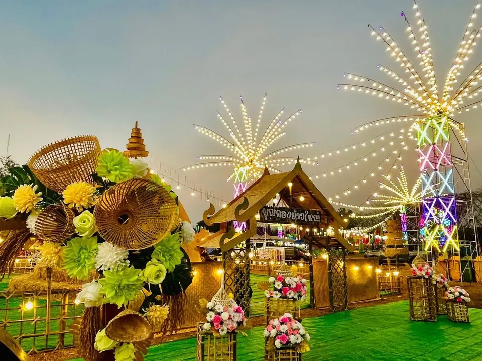 ประเพณีก่อเจดีย์บุญกองข้าวใหญ่