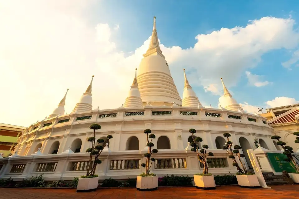 วัดประยุรวงศาวาส วรวิหาร